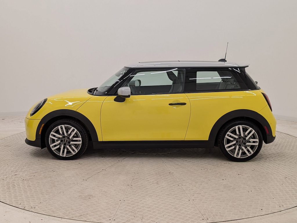 New 2026 MINI 2 Door Signature Plus Hatchback
