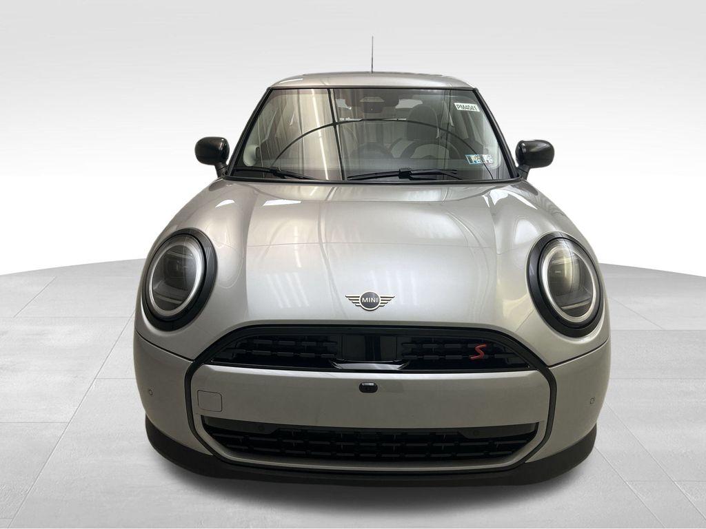 2025 Mini Cooper S Iconic photo 3
