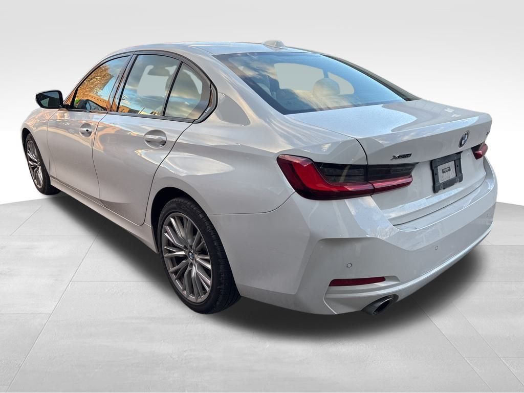 2023 Bmw 330i xDrive photo 2