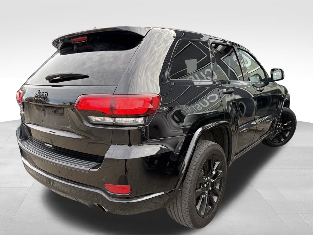2020 Jeep Grand Cherokee Altitude photo 3