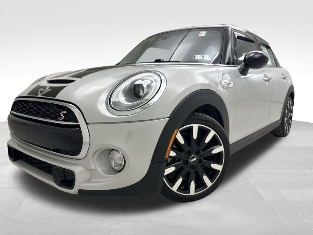 2016 MINI Cooper S 4 Door's photo