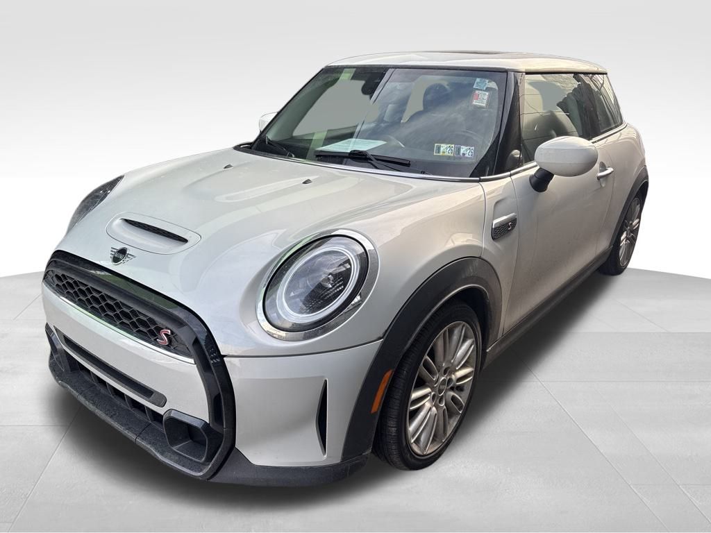 2023 MINI 3 Door S's photo