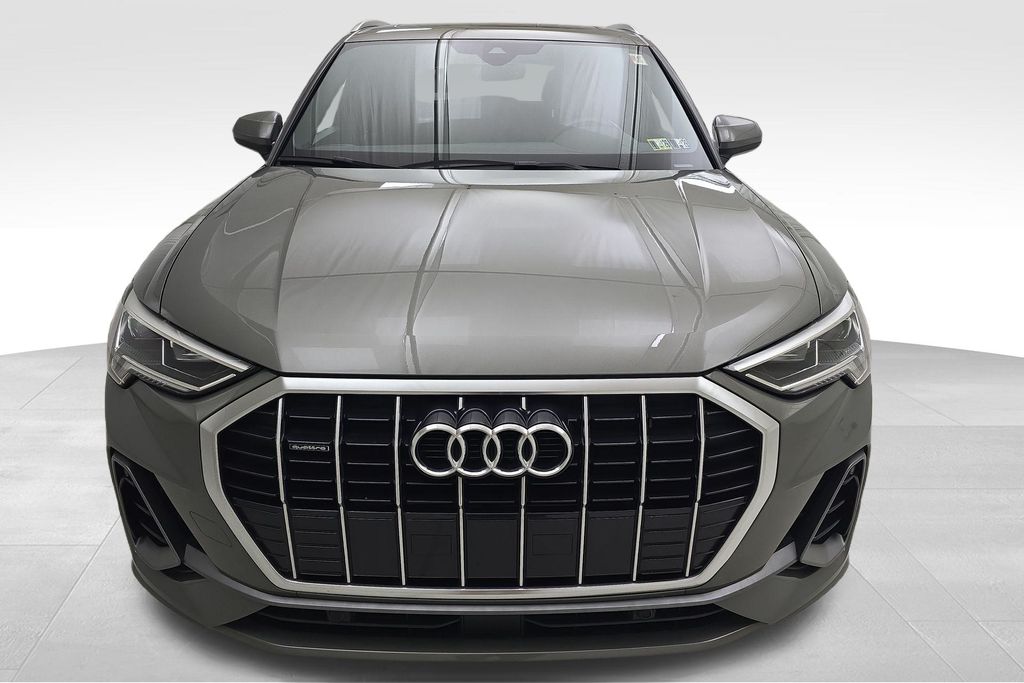 2020 Audi Q3 45 TFSI S line Premium photo 3
