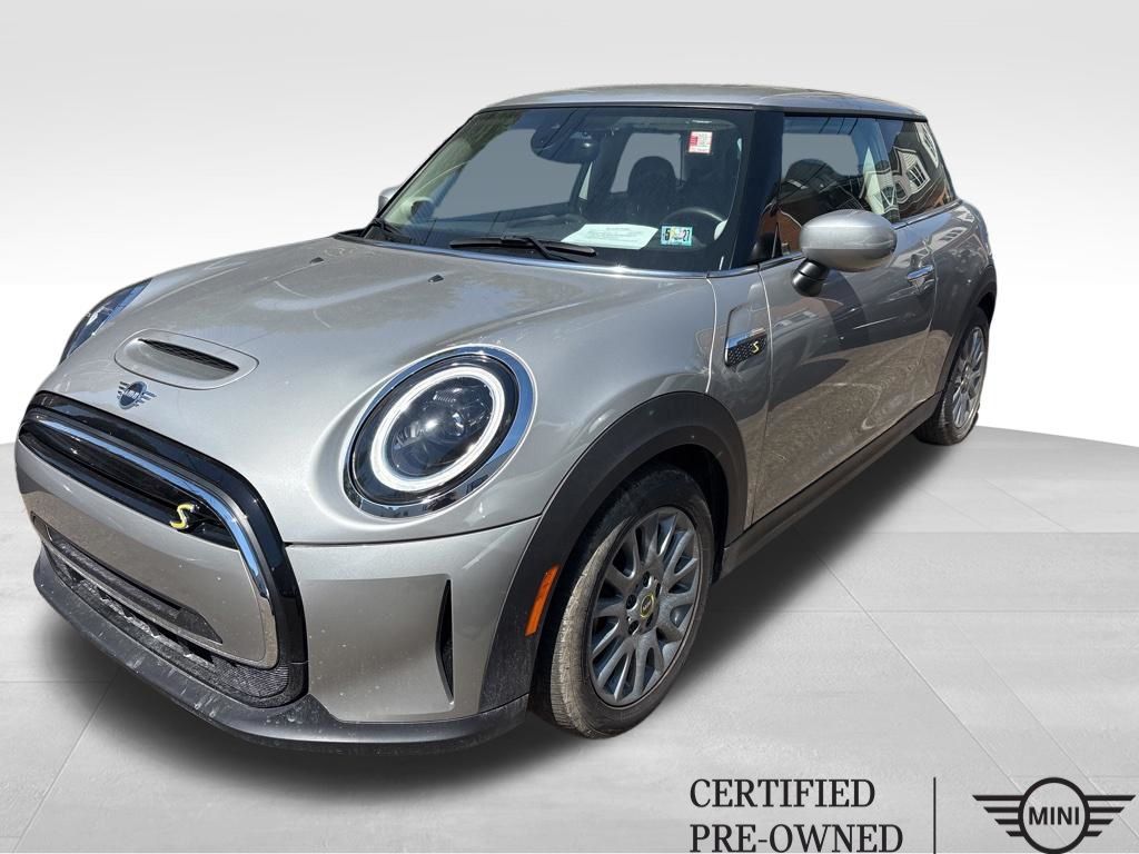 2024 MINI Hardtop Cooper SE's photo