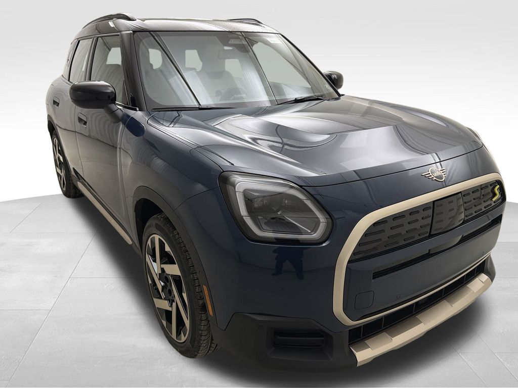 2025 MINI Countryman SE's photo