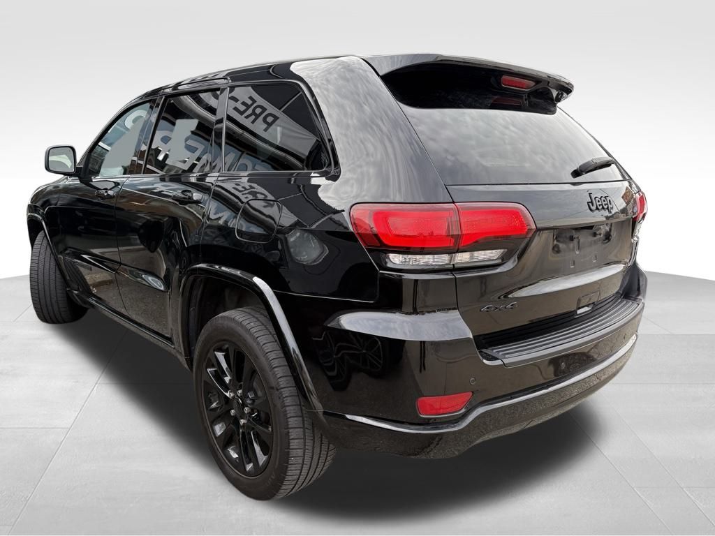 2020 Jeep Grand Cherokee Altitude photo 2