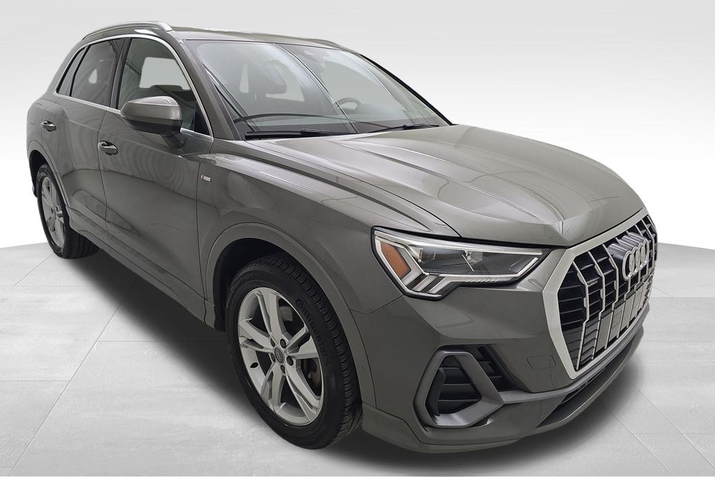 2020 Audi Q3 45 TFSI S line Premium photo 2