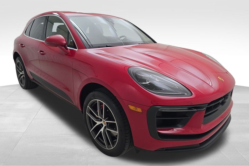 2024 Porsche Macan S photo 2