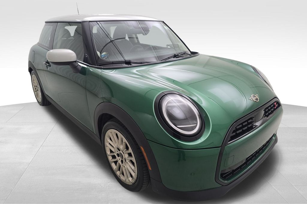2025 Mini Cooper 2 Door Hardtop Signature photo 2