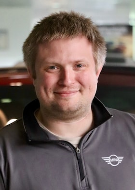 Staff member Erv Partain, Collision Service Manager from ID_414fd8a7fb6d