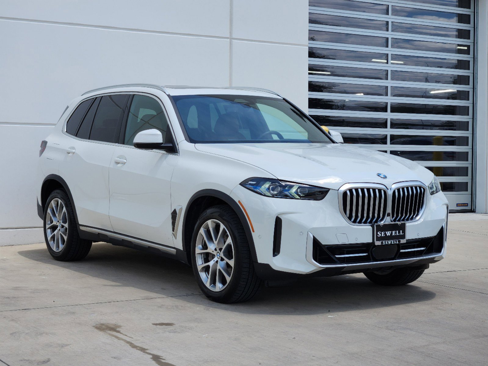 Used 2024 BMW X5 40i with VIN 5UX23EU0XR9T07142 for sale in Plano, TX