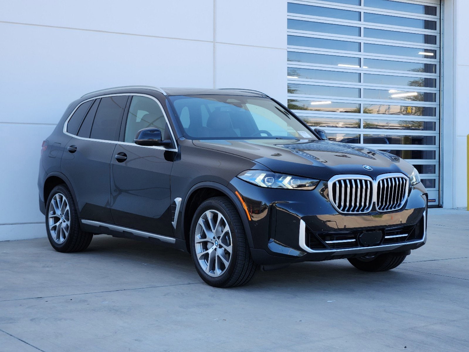 Used 2024 BMW X5 40i with VIN 5UX23EU09R9T31707 for sale in Plano, TX