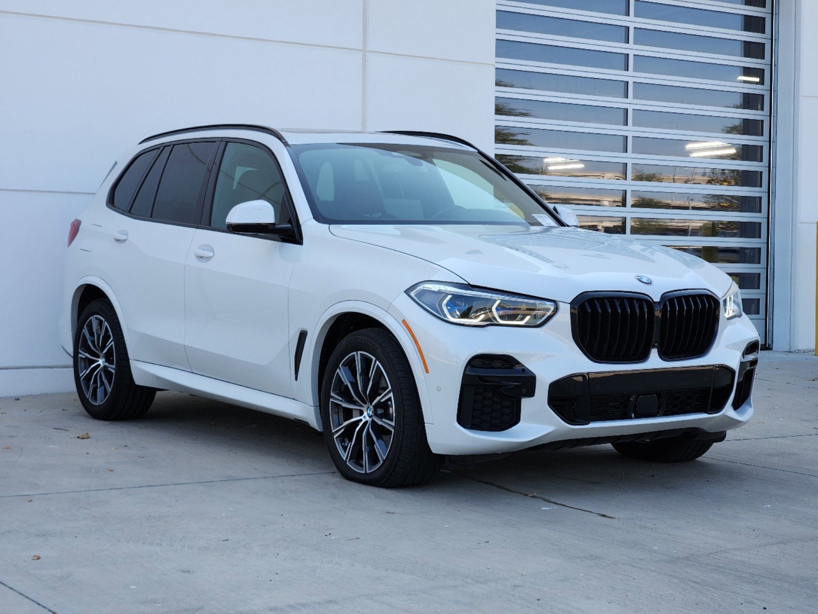 Used 2023 BMW X5 40i with VIN 5UXCR6C00P9P30884 for sale in Plano, TX