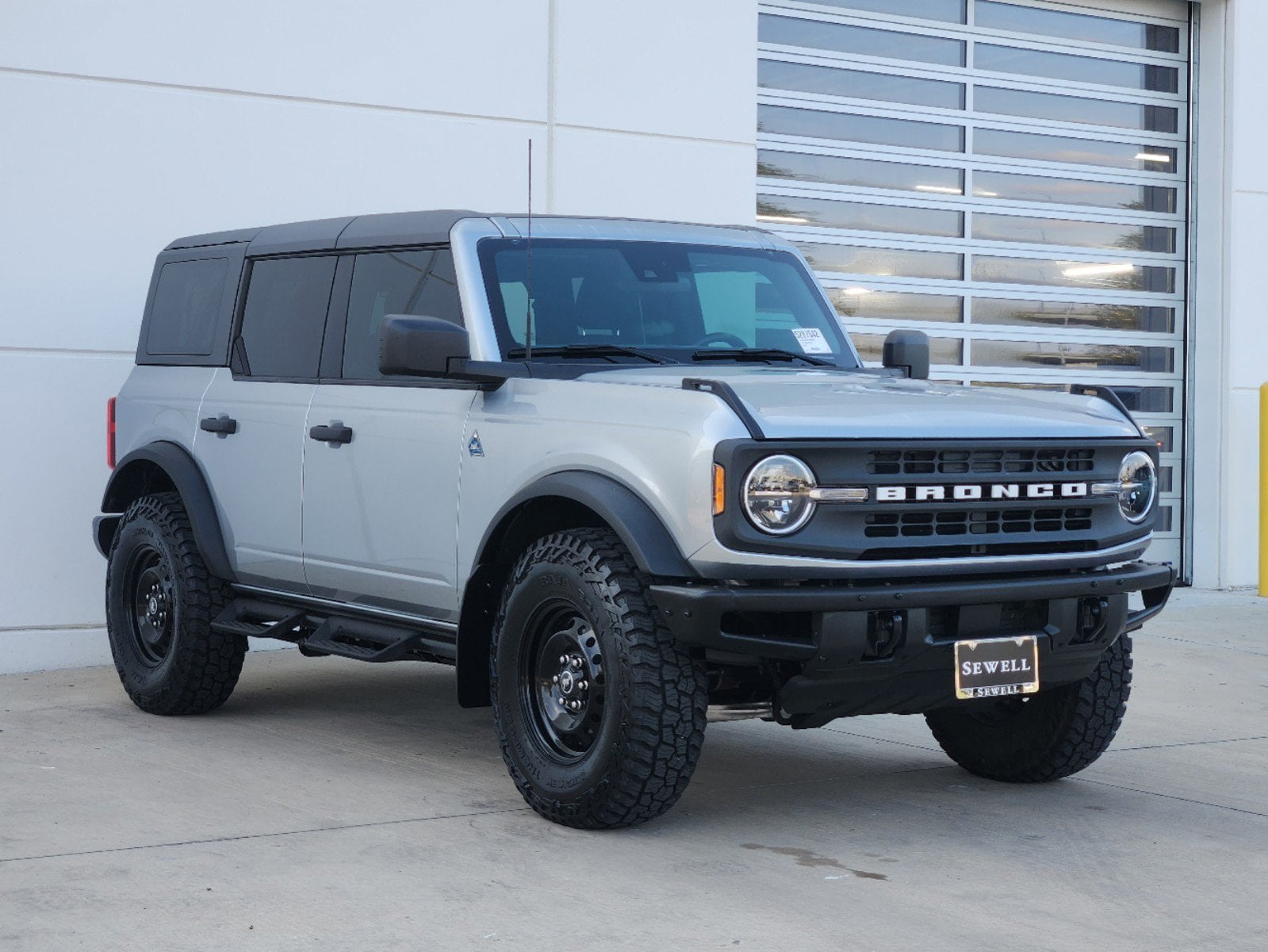 Used 2023 Ford Bronco 4-Door Black Diamond with VIN 1FMDE5BH6PLB27844 for sale in Plano, TX