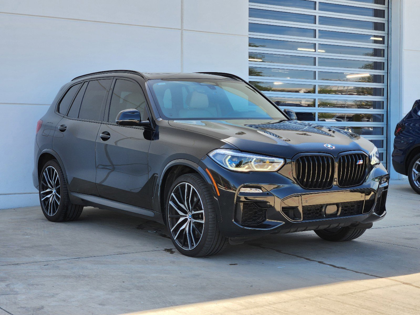 Used 2021 BMW X5 M50i with VIN 5UXJU4C09M9E91344 for sale in Plano, TX