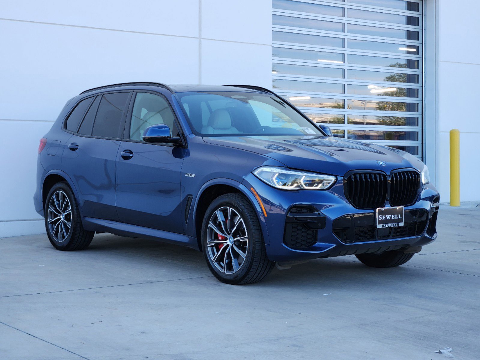 Used 2023 BMW X5 45e with VIN 5UXTA6C09P9R16186 for sale in Plano, TX