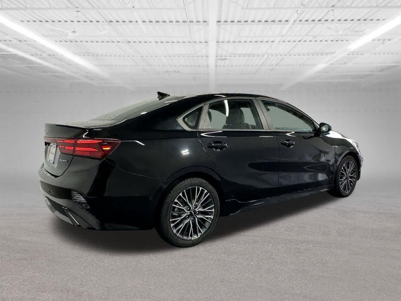 Thumbnail: 2024 Kia Forte - 6