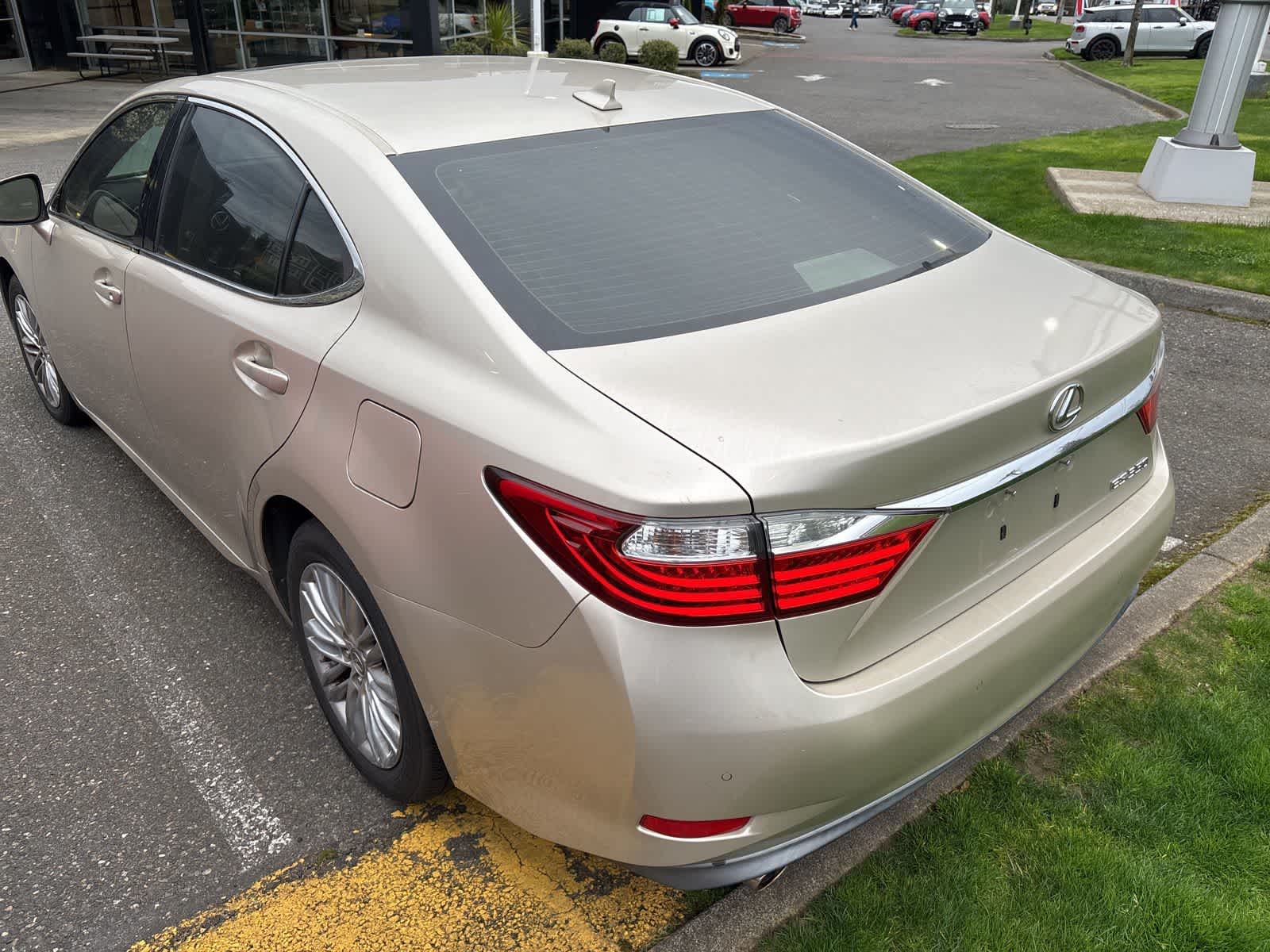 Thumbnail: 2013 Lexus ES - 7