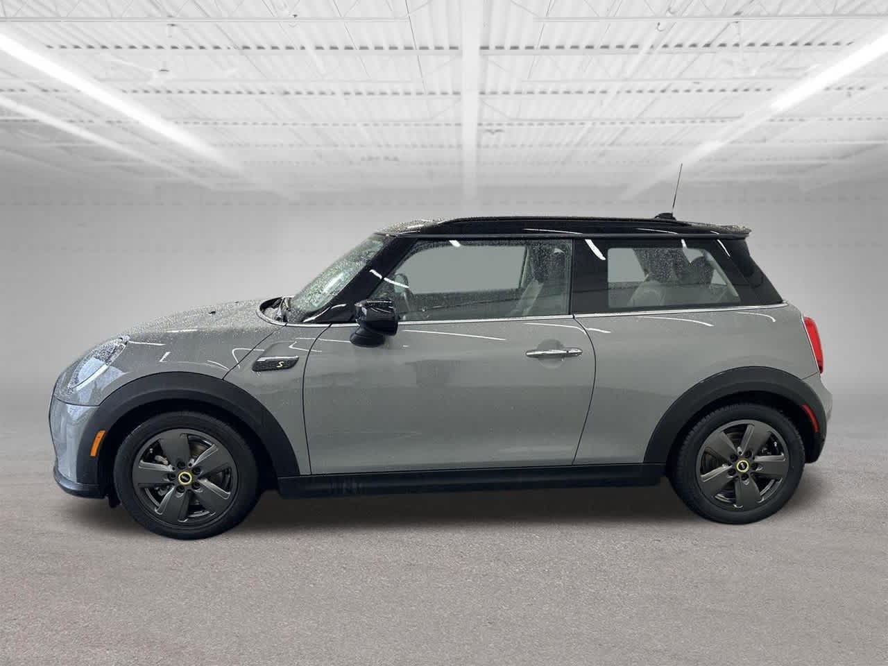 Used 2022 MINI Hardtop 2 Door SE with VIN WMW13DJ08N2R21859 for sale in Portland, OR
