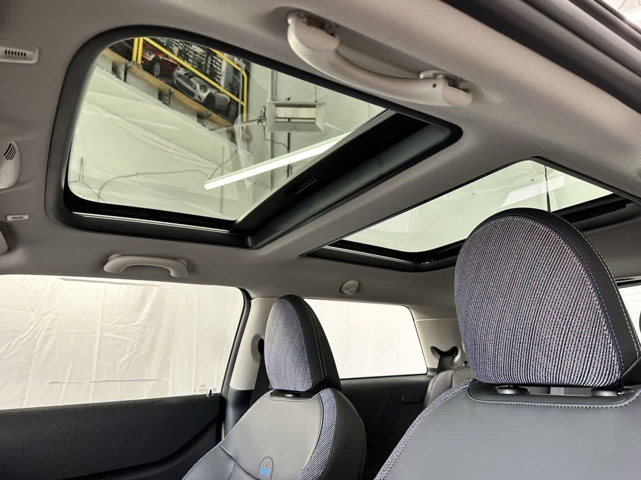 Thumbnail: 2025 MINI Cooper Hardtop - 14