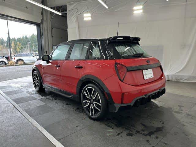 2026 Mini Cooper 4 Door Hardtop Iconic photo 2