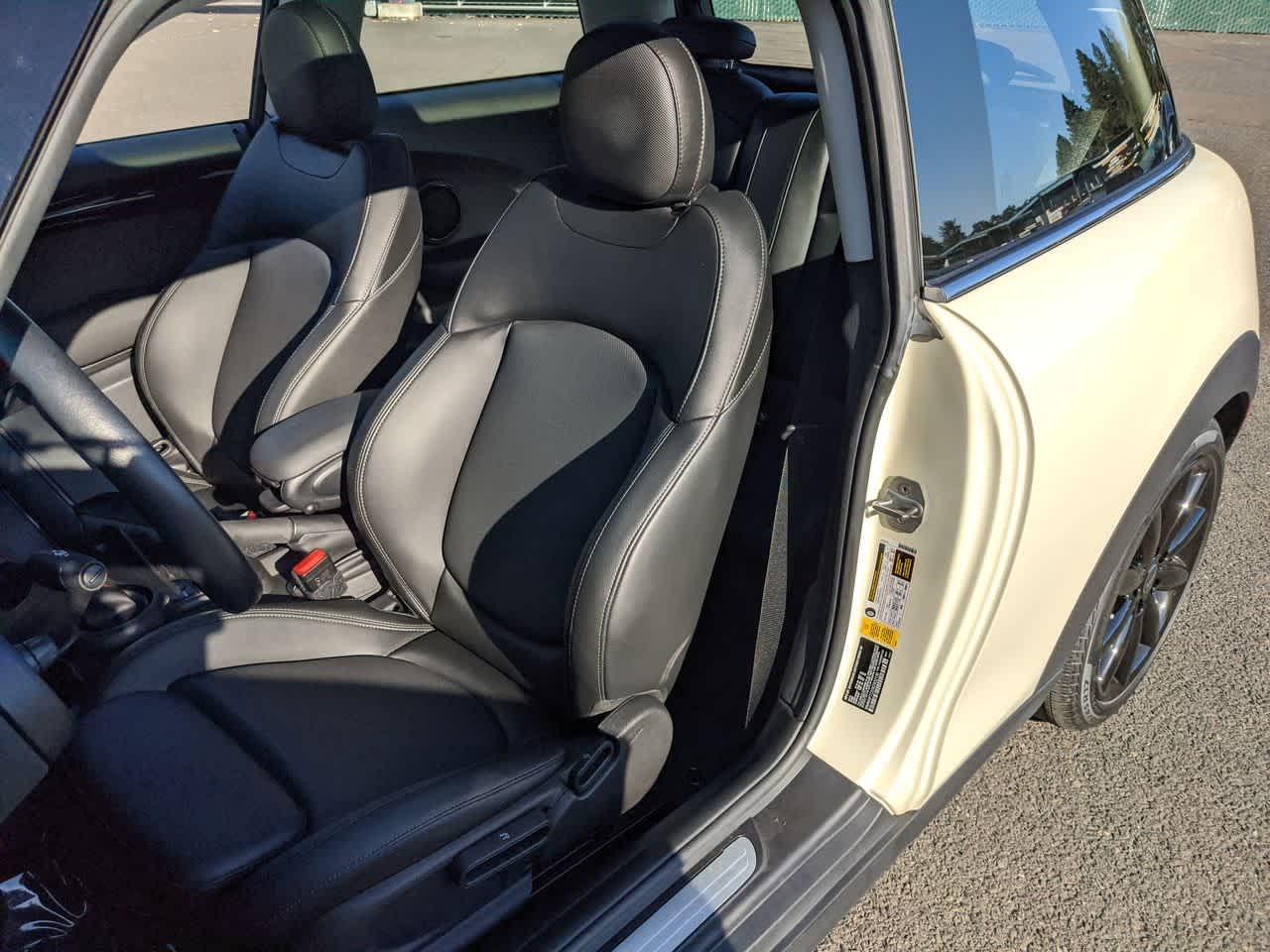 Thumbnail: 2019 MINI Cooper Hardtop - 16