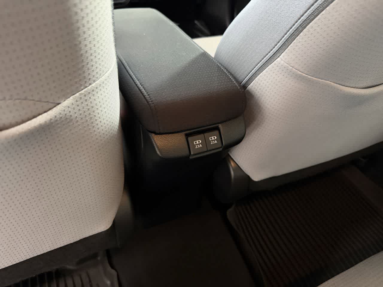 Thumbnail: 2021 Toyota Prius Prime - 13