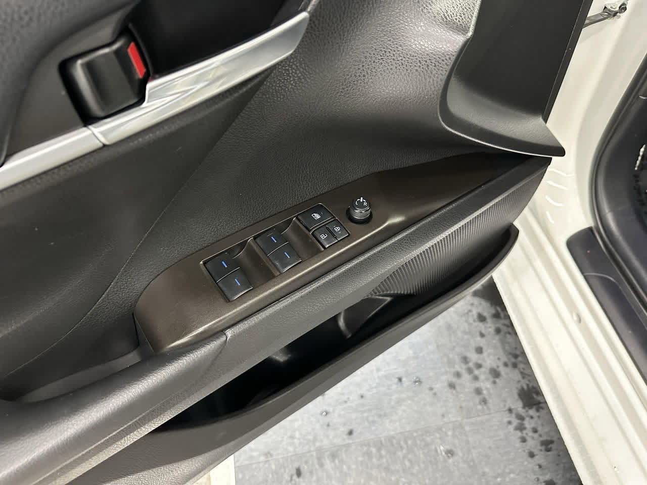 Thumbnail: 2023 Toyota Camry - 12