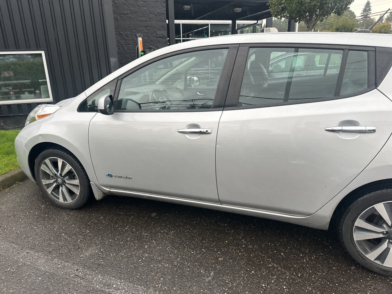 Thumbnail: 2017 Nissan Leaf - 4