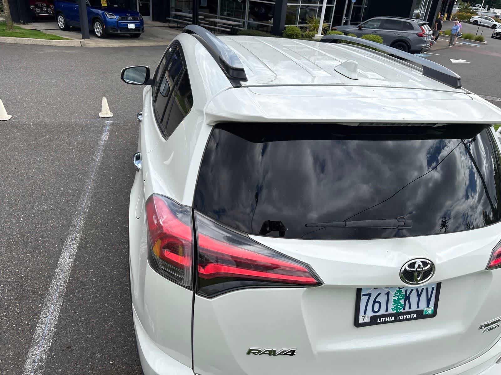 Thumbnail: 2018 Toyota RAV4 - 6