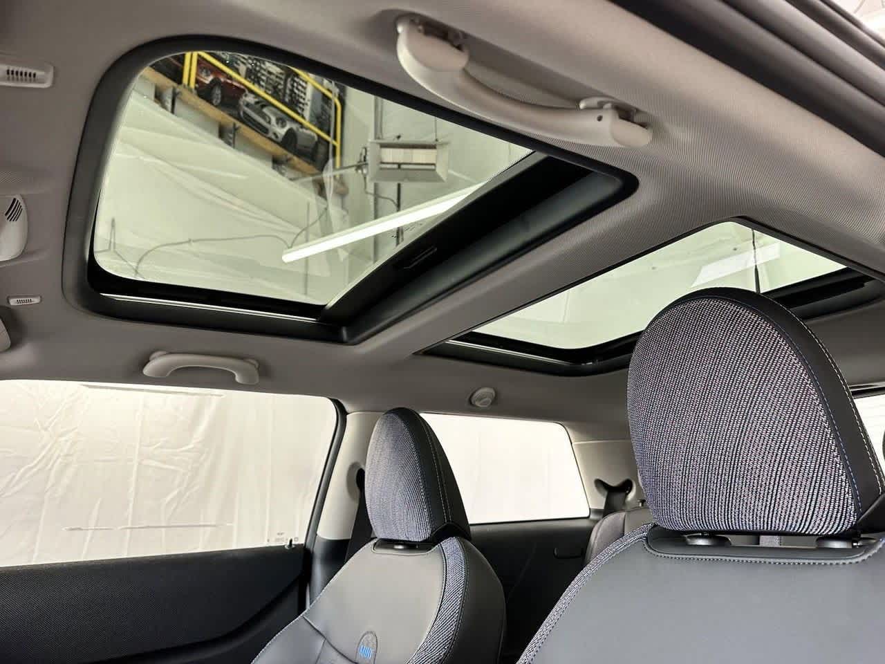 Thumbnail: 2025 MINI Cooper Hardtop - 14