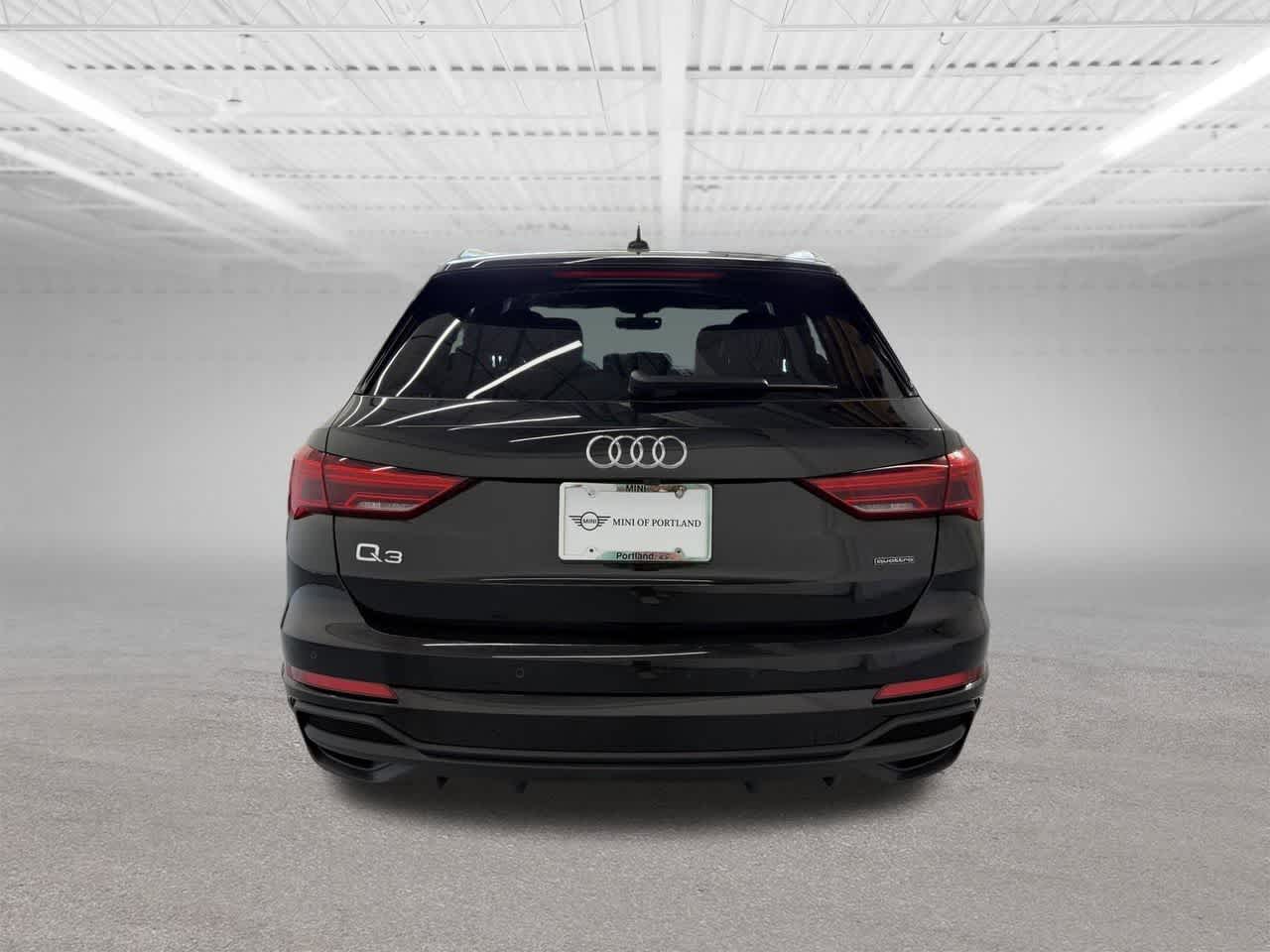 Thumbnail: 2024 Audi Q3 - 3