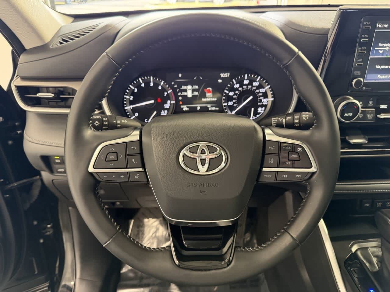 Thumbnail: 2021 Toyota Highlander - 17