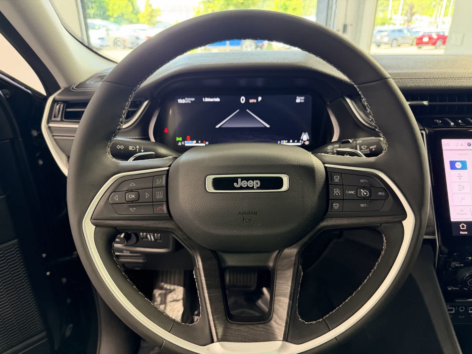 Thumbnail: 2024 Jeep Grand Cherokee - 15