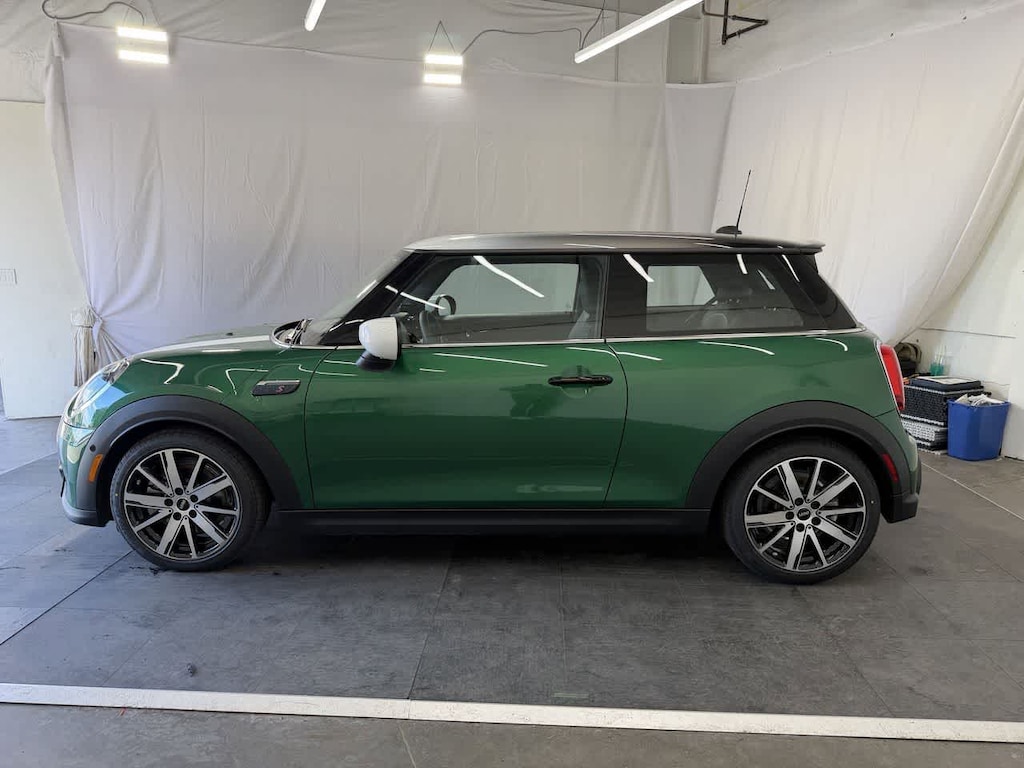 2023 Mini Cooper S Hardtop 2 Door photo 2