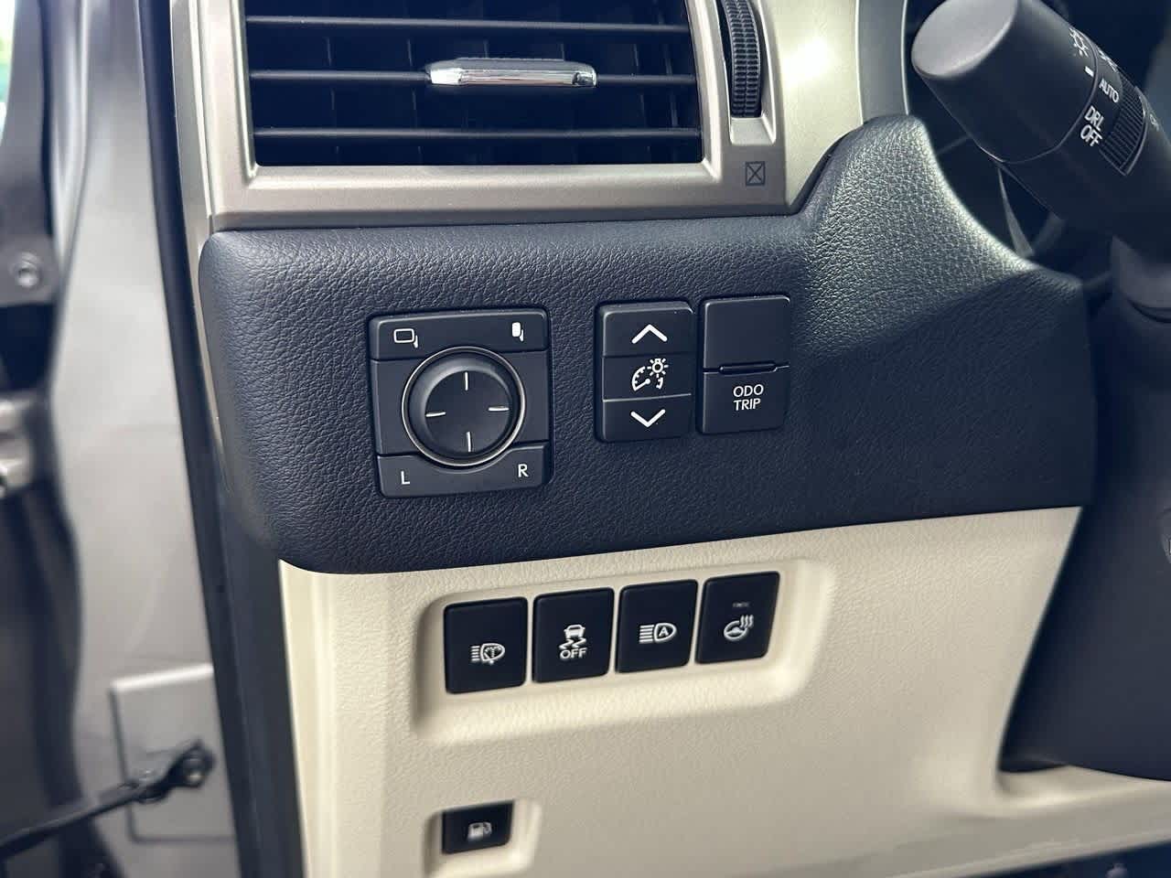 Thumbnail: 2021 Lexus GX - 16