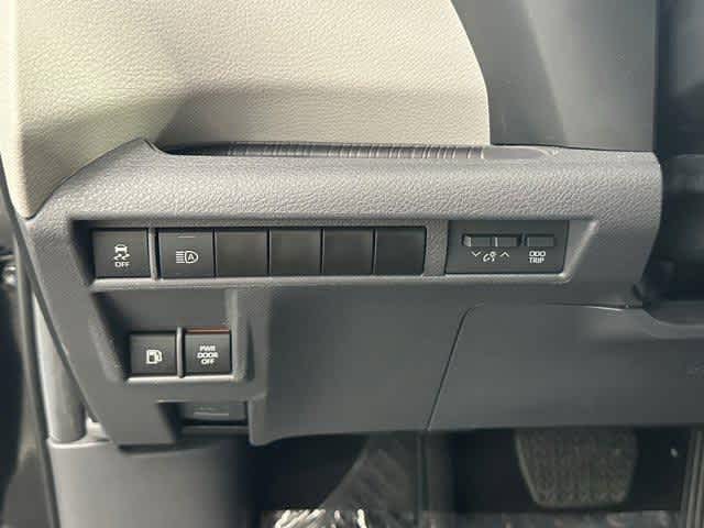 Thumbnail: 2024 Toyota Sienna - 16