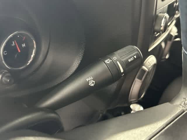 Thumbnail: 2013 Jeep Wrangler - 18