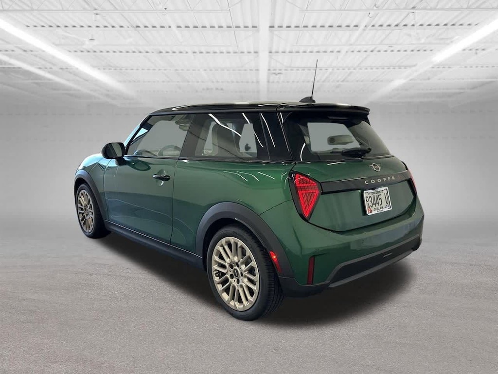 2025 Mini Cooper Hardtop 2 Door Signature photo 3
