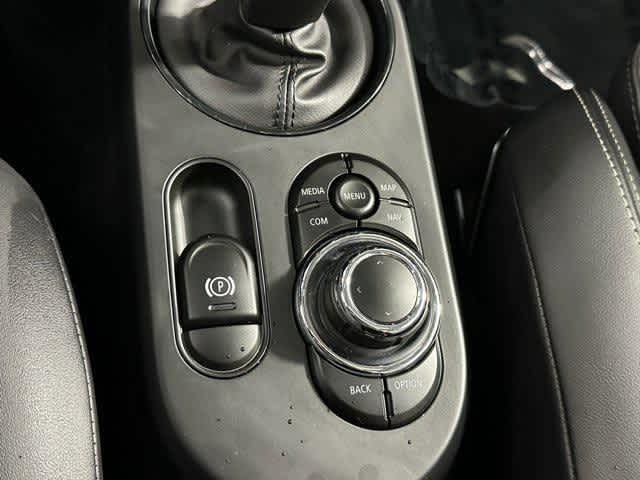 Thumbnail: 2022 MINI Cooper Hardtop - 23