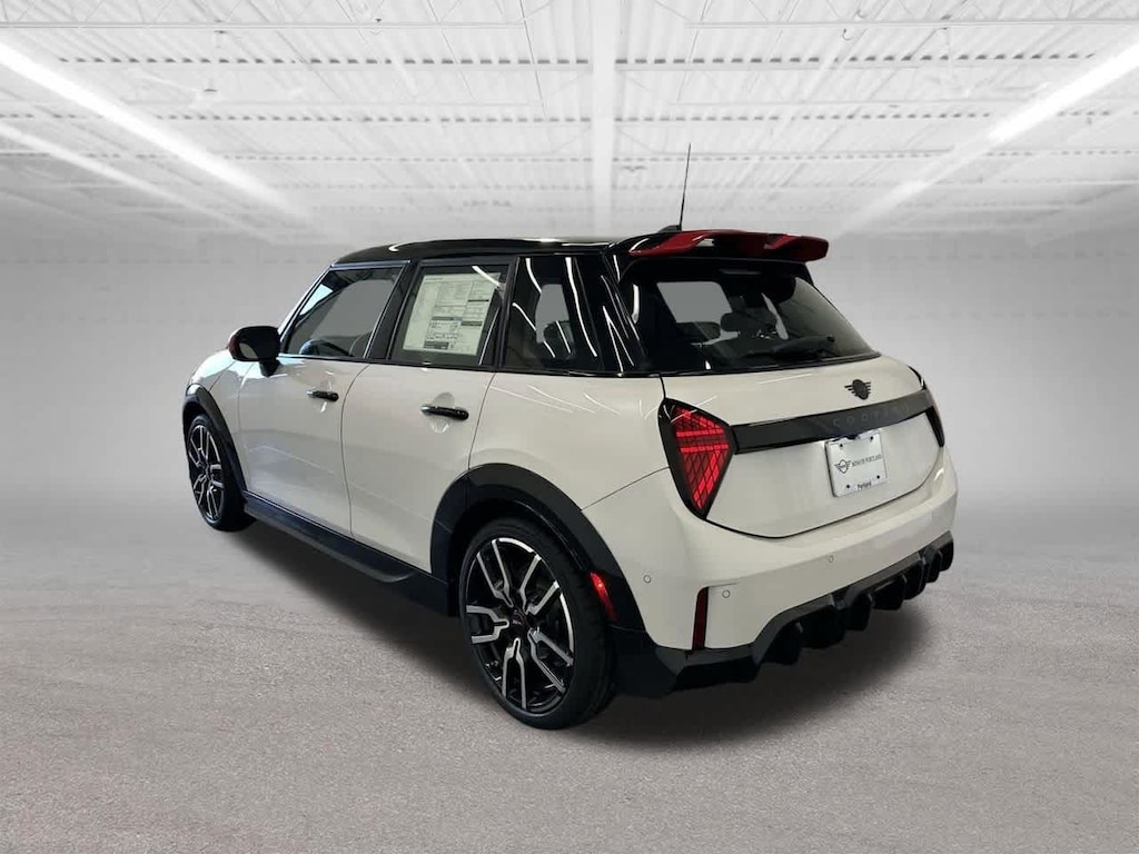 2026 Mini Hardtop 4 Door Iconic photo 3