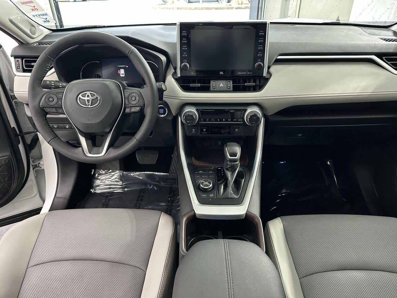 Thumbnail: 2022 Toyota RAV4 - 12