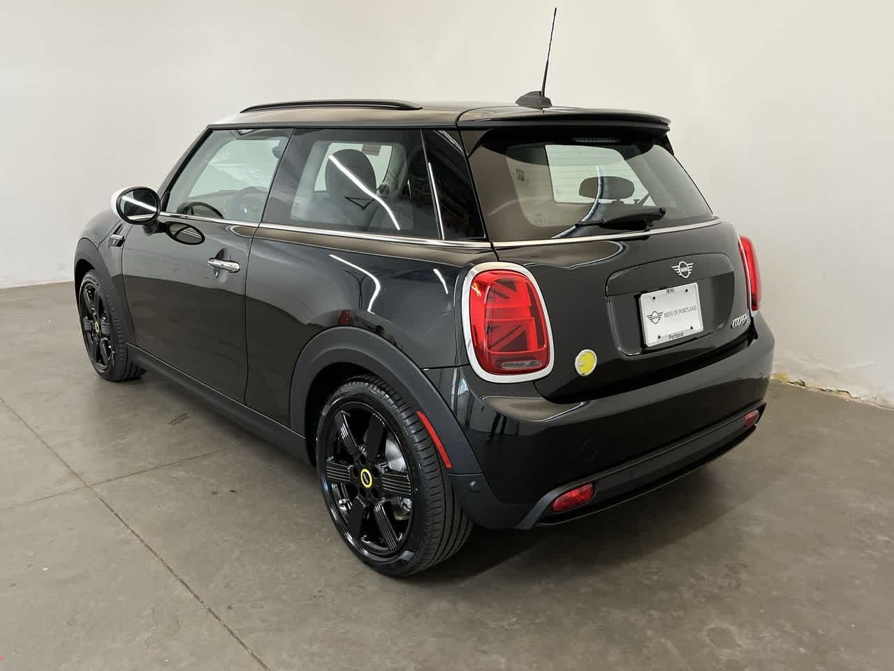 Thumbnail: 2024 MINI Cooper Hardtop - 4
