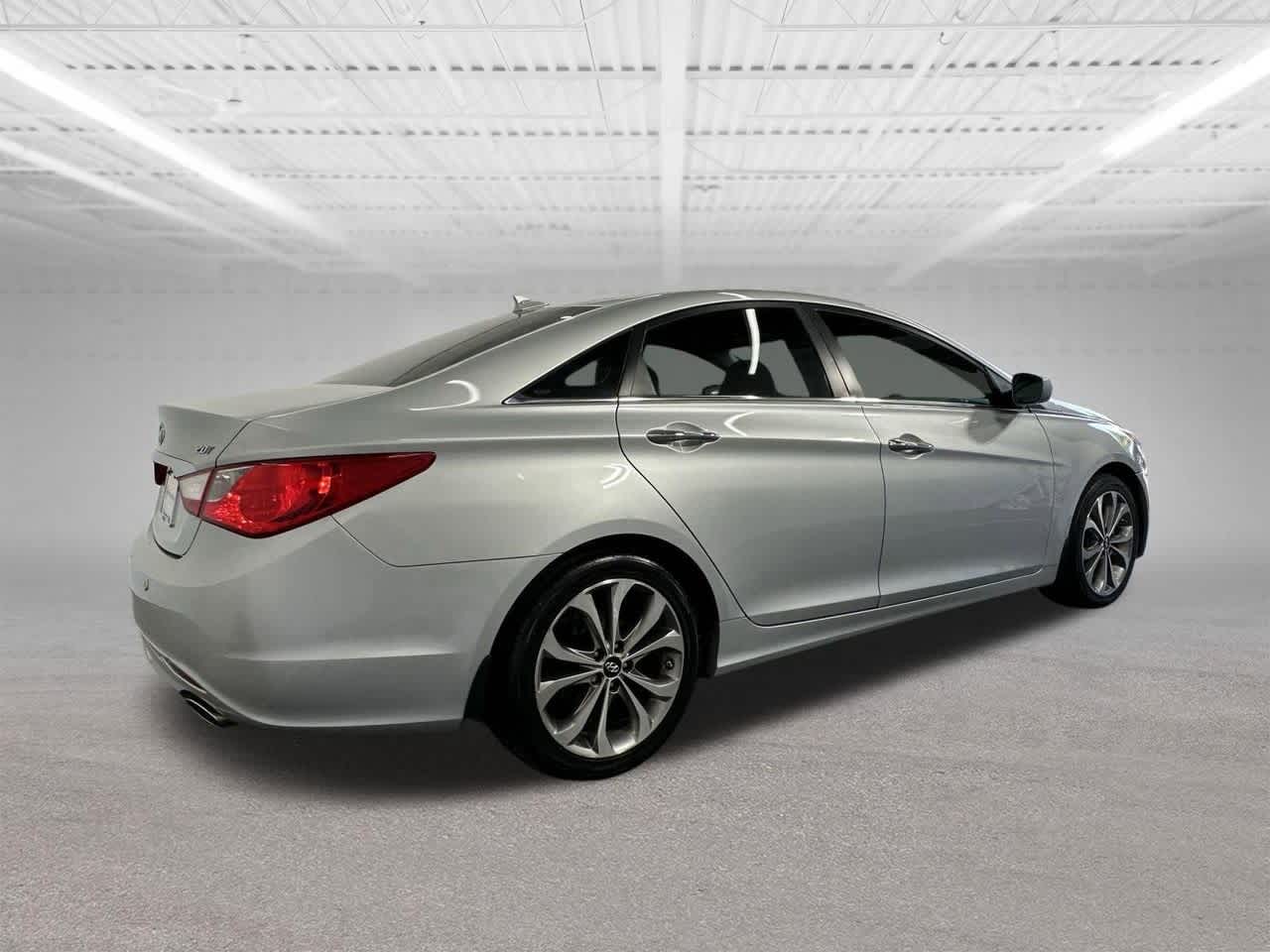 Thumbnail: 2013 Hyundai Sonata - 6