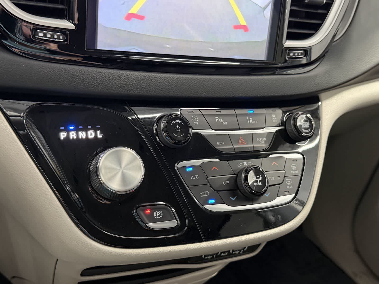 2023 Chrysler Pacifica Touring L - Photo 22