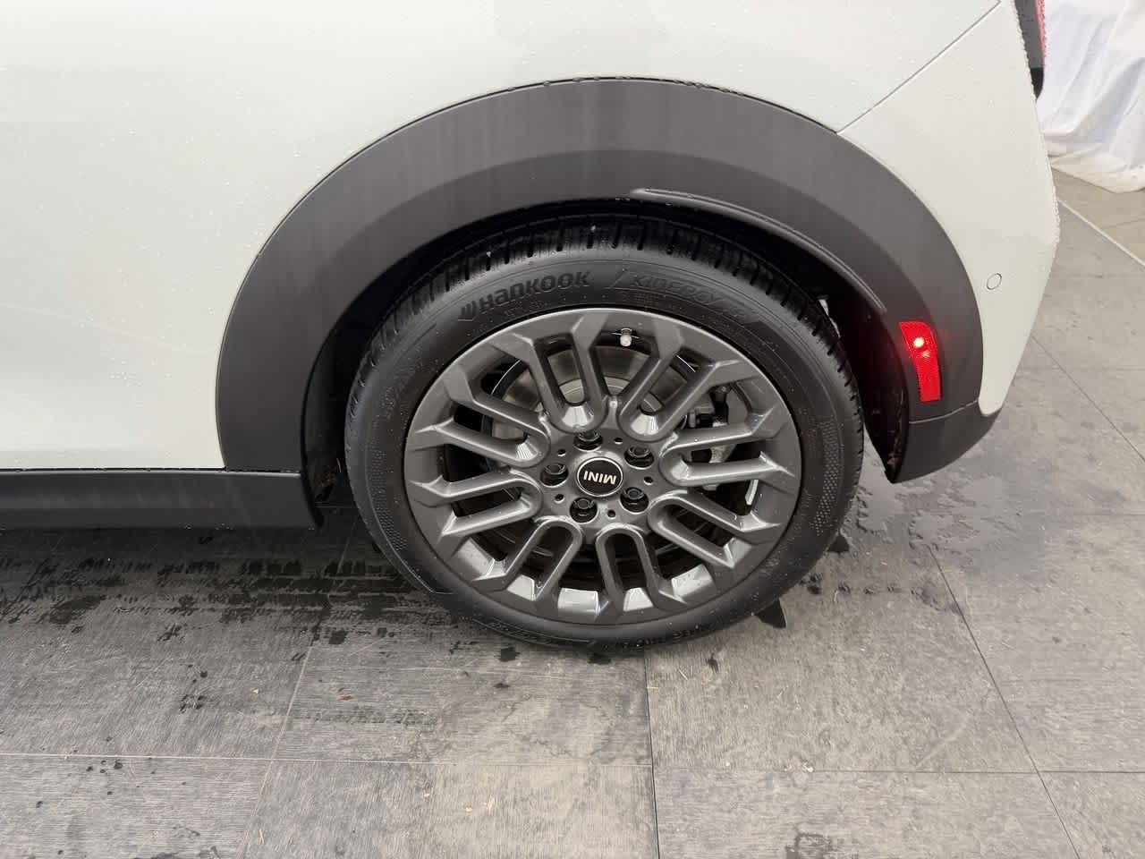 Thumbnail: 2025 MINI Cooper Hardtop - 25