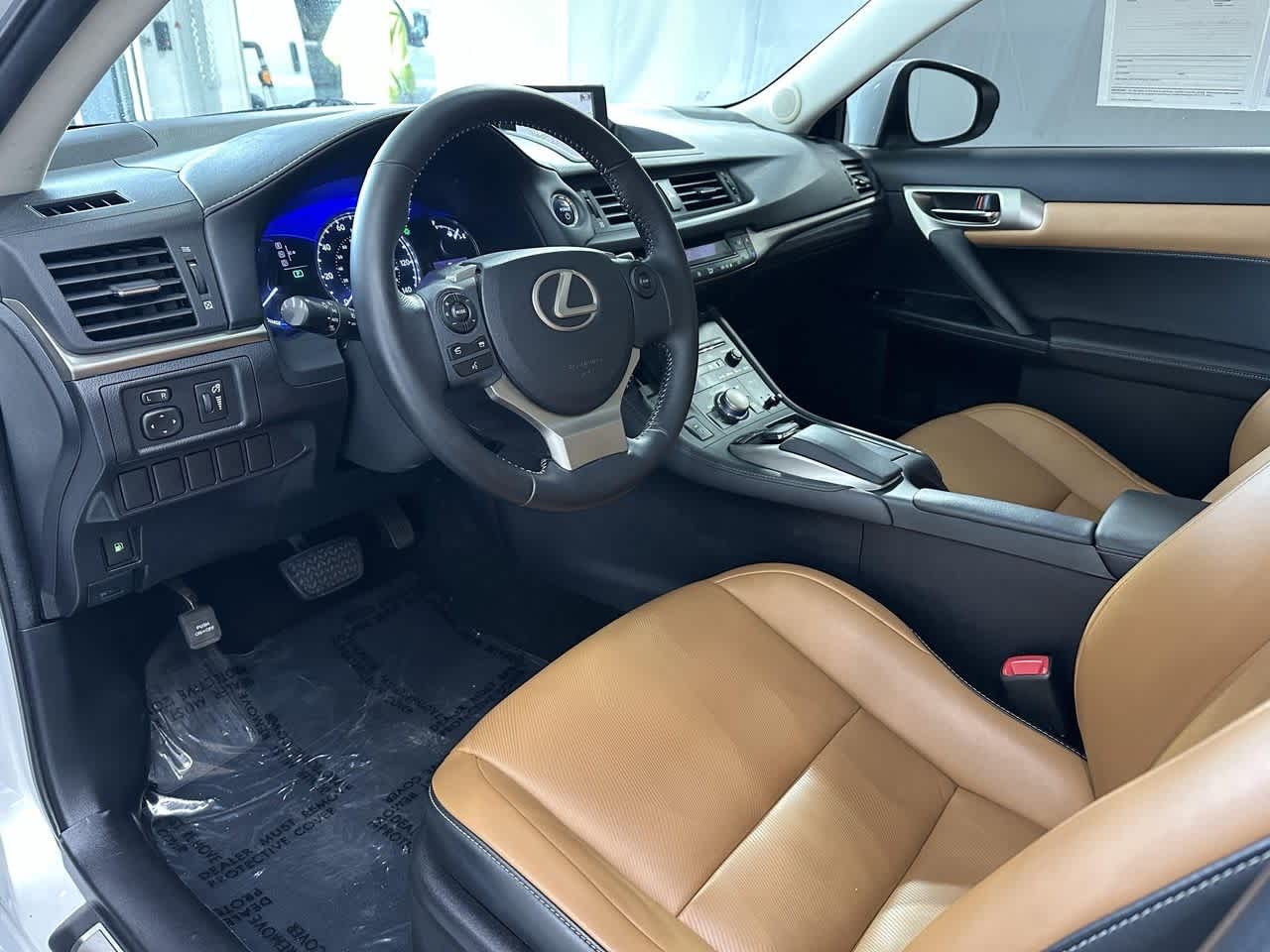 Thumbnail: 2015 Lexus CT - 10