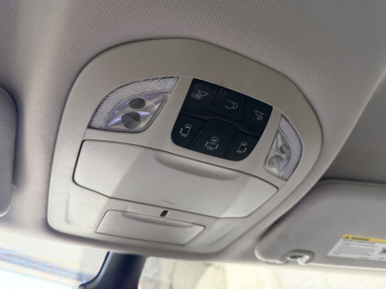 Thumbnail: 2023 Chrysler Pacifica - 18