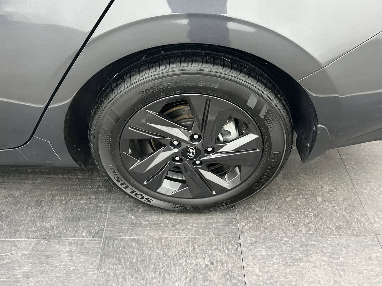 Thumbnail: 2022 Hyundai Elantra - 25