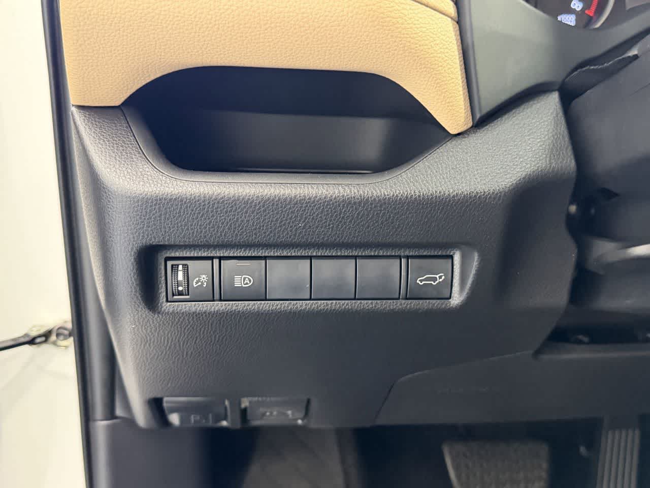 Thumbnail: 2019 Toyota RAV4 - 15